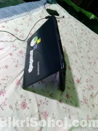 Samsung Laptop 14